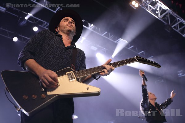 METRIC - 2023-02-03 - PARIS - Le Trianon - Emily Haines - James Shaw